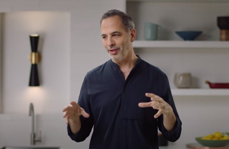 Yotam Ottolenghi: alles over zijn passie voor bijzondere gerechten en zijn privéleven