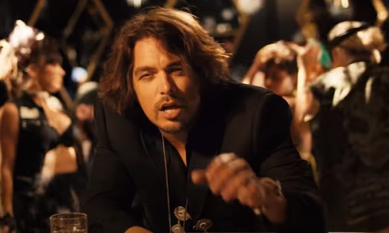 Alles over Waylon: zijn muziekcarrière, zijn turbulente liefdesleven en zijn achtergrond