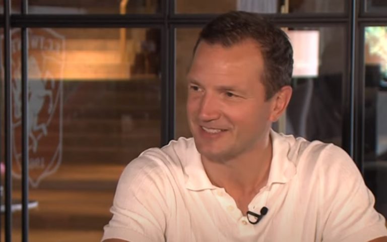 Arnold Bruggink: voetbalanalist, zijn achtergrond en privéleven