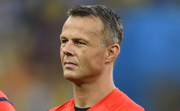 Oud-scheidsrechter Bjorn Kuipers zet riante villa te koop