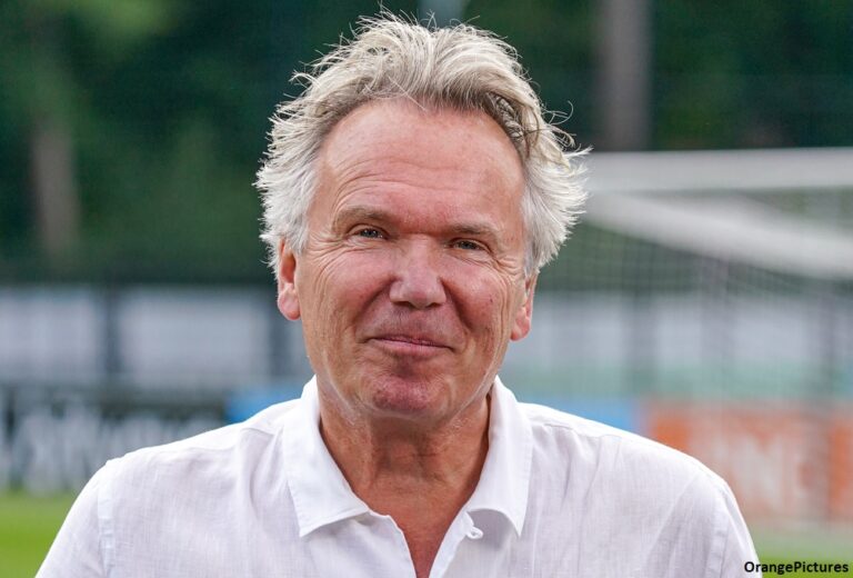 Vrouw Tom Egbers woedend op media, stapt op als voorzitter Mores