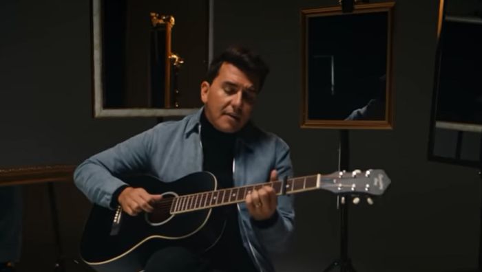Jan Smit stapt uit selectiecommissie Songfestival, terwijl Hila Noorzai achter haar keuze blijft staan